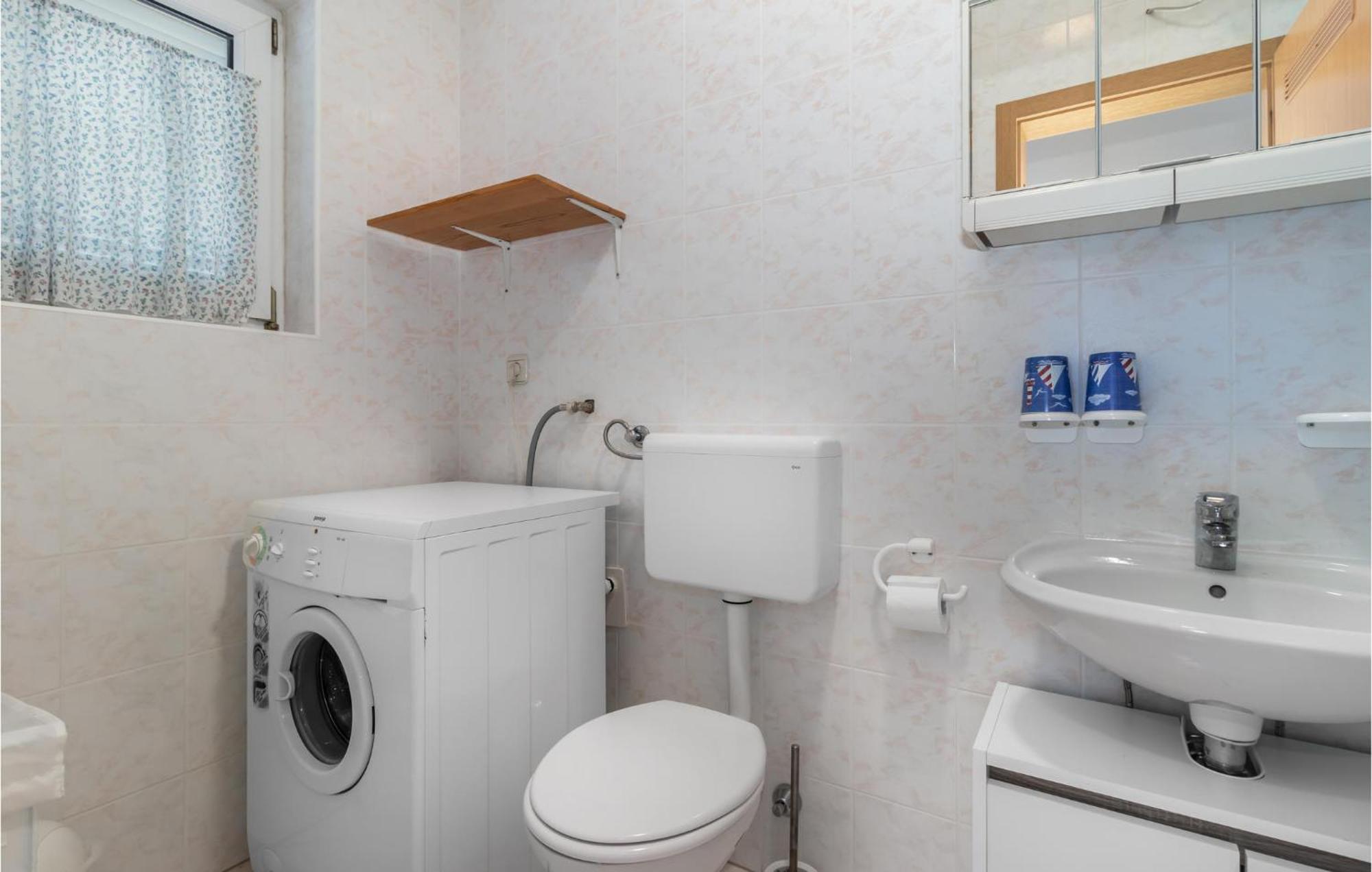 Lovely Apartment In Novi Vinodolski With Wifi Exterior foto