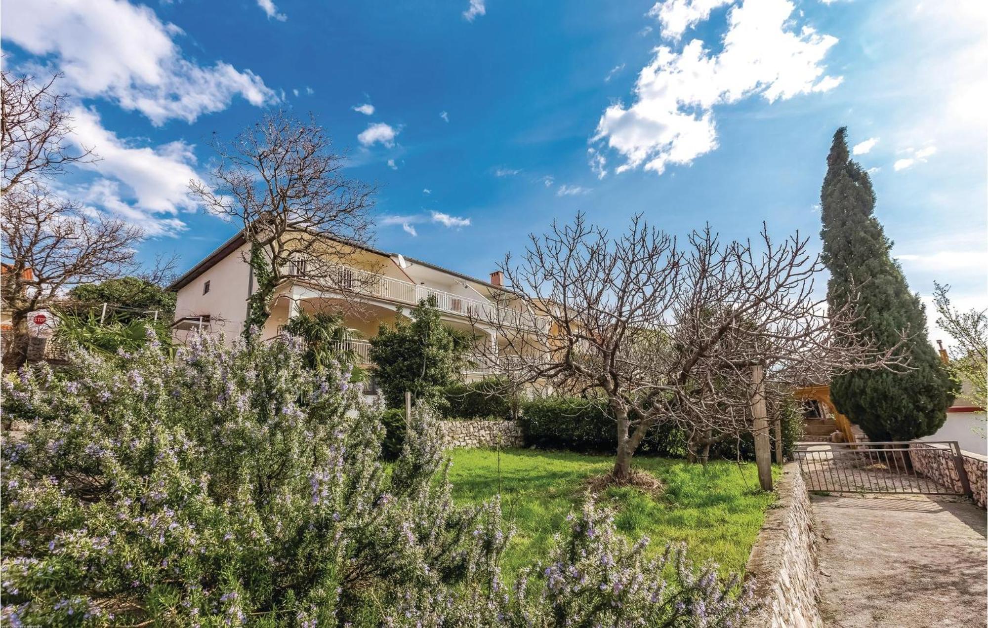 Lovely Apartment In Novi Vinodolski With Wifi Exterior foto